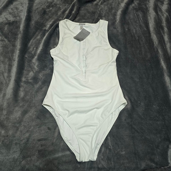 Andie Swim The Malibu One Piece in White M NWT - Picture 9 of 12